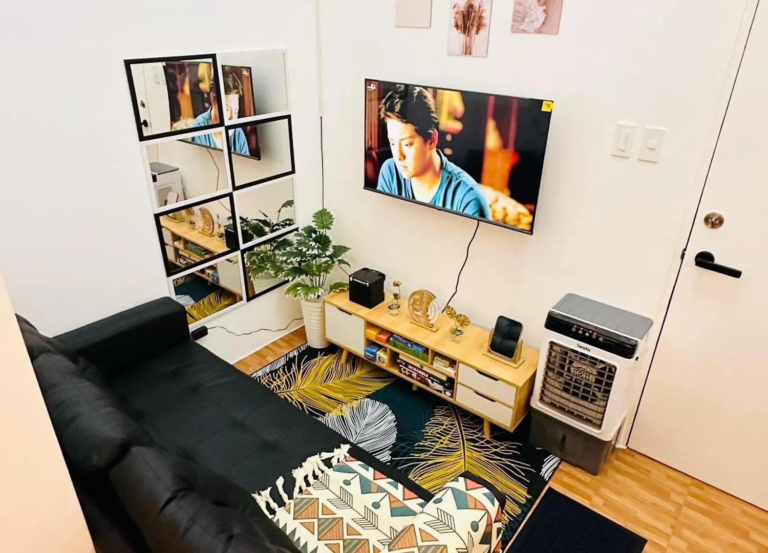 2 Bedroom And Bathroom Staycation Condo In Mandaluyong City Near Boni Mrt With Wifi And Karaoke And Pool contacts